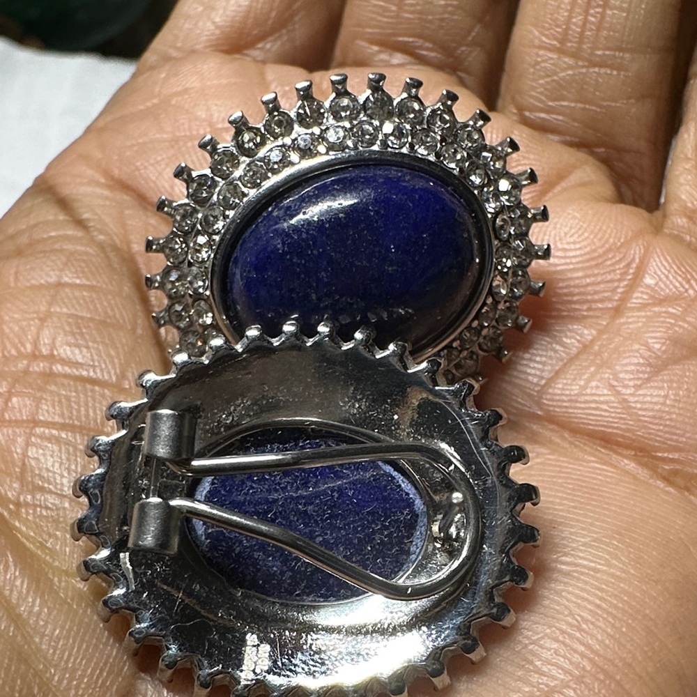 This is a pair of vintage silver-tone lapis lazuli cuff links - Picture 15 of 15